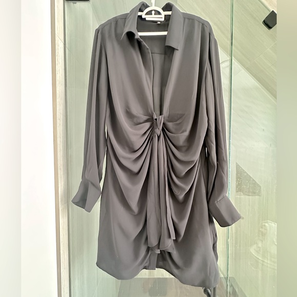 Black low front mini Dress - Picture 1 of 1